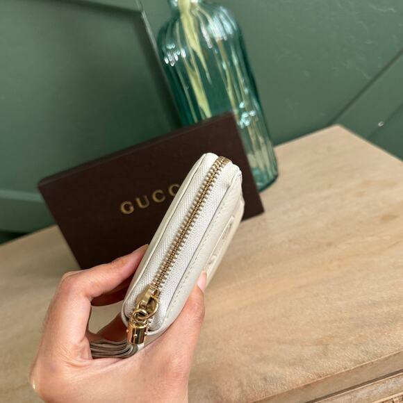 Gucci Pebble Calfskin Soho Zip Around Wallet Camellia White - Picture 3 of 14